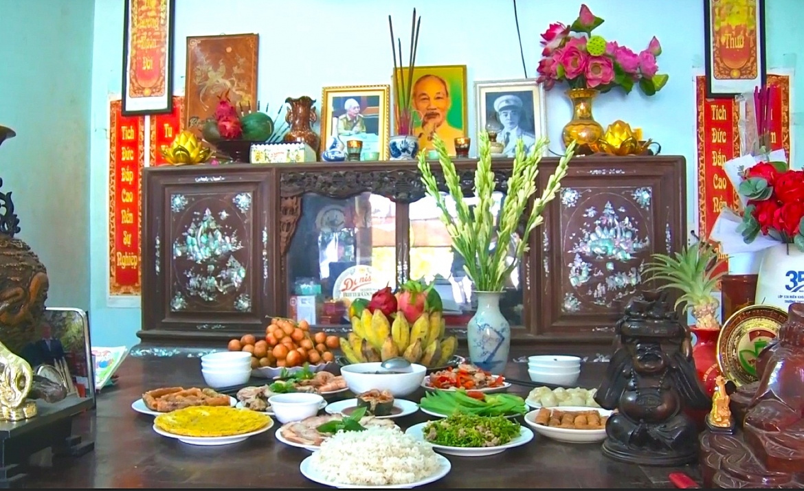 Mâm cơm ngày Tết Độc lập