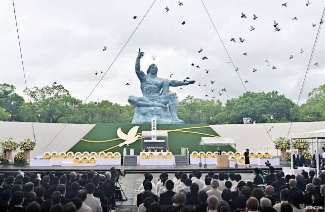 Lễ tưởng niệm thảm họa bom nguyên tử Nagasaki luôn thu hút đông đảo người tham dự. Ảnh: Jiji Pres