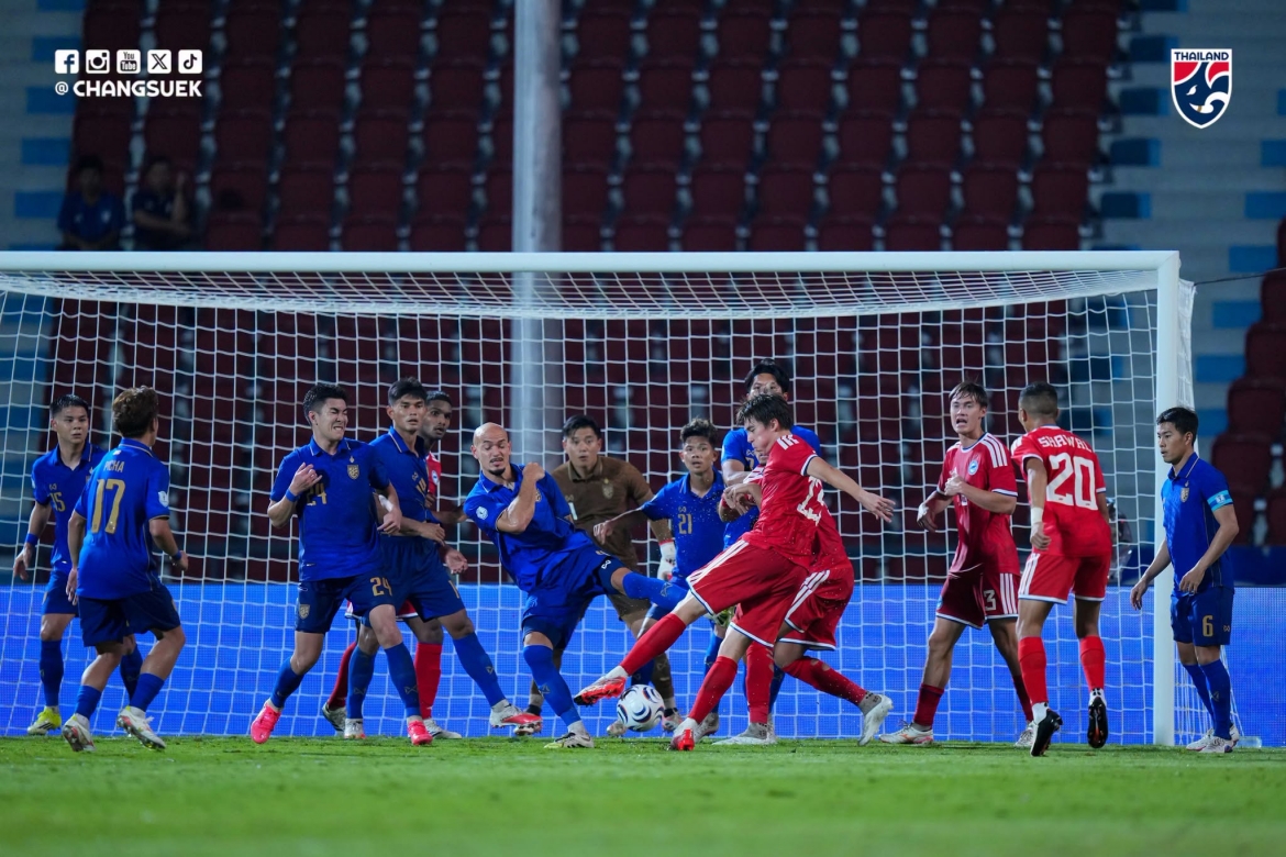 ĐT Thái Lan gặp khó trong trận bán kết lượt về ASEAN Cup 2026 với ĐT Singapore. (Ảnh: Changsuek)