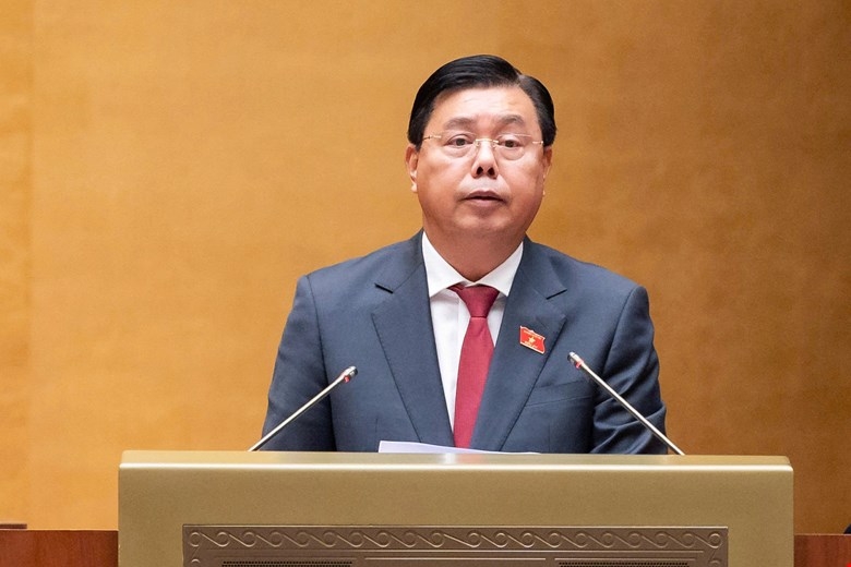 Bộ trưởng Bộ Nội vụ Nguyễn Tiến Hải báo cáo giải trình, tiếp thu, chỉnh lý dự thảo Nghị quyết về việc thành lập thành phố Bắc Ninh,  dự thảo Nghị quyết về việc thành lập thành phố Quảng Ninh