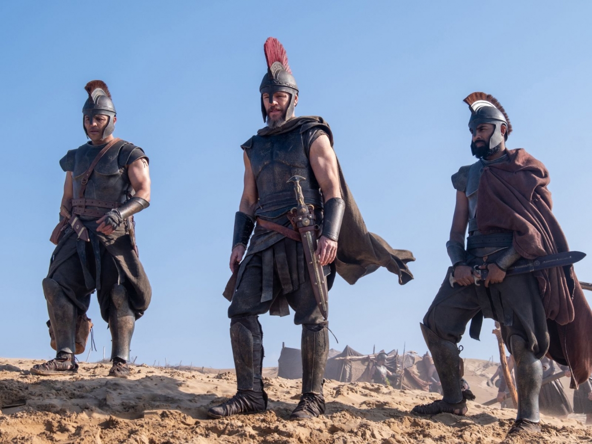The Odyssey được kỳ vọng sớm vượt The Dark Knight Rises để trở thành bộ phim có doanh thu cao nhất trong sự nghiệp đạo diễn Christopher Nolan.