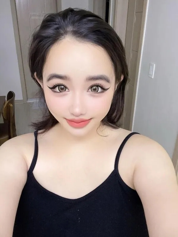 Hình ảnh mới của Park Bom gây chú ý
