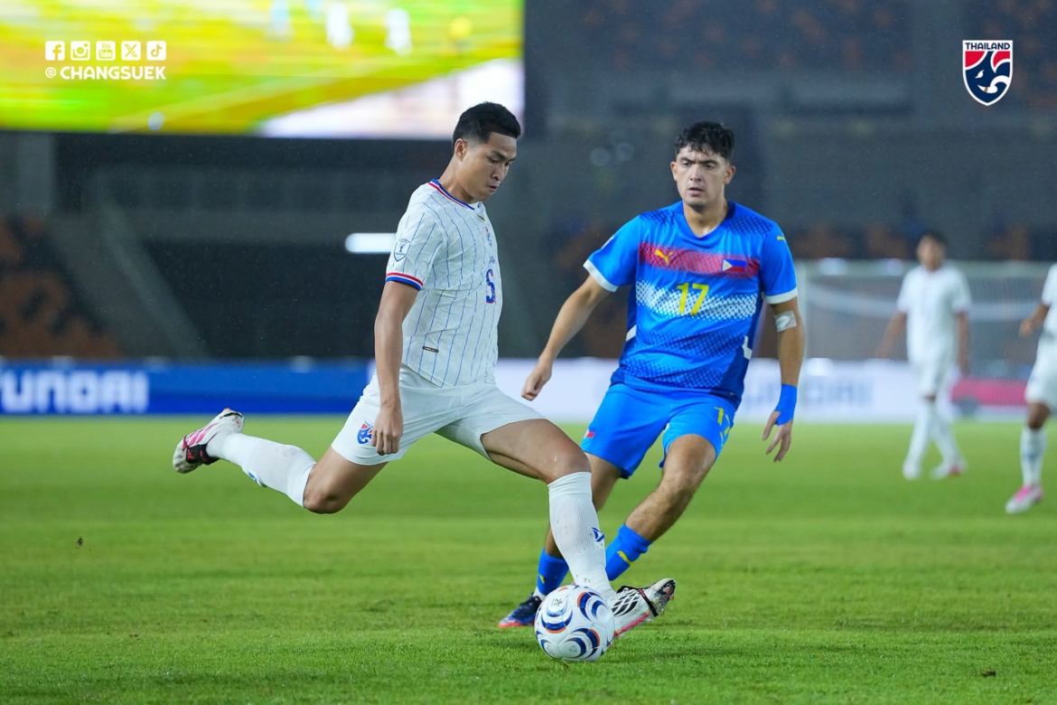 Trận đấu diễn ra quyết liệt (Ảnh: Changsuek)