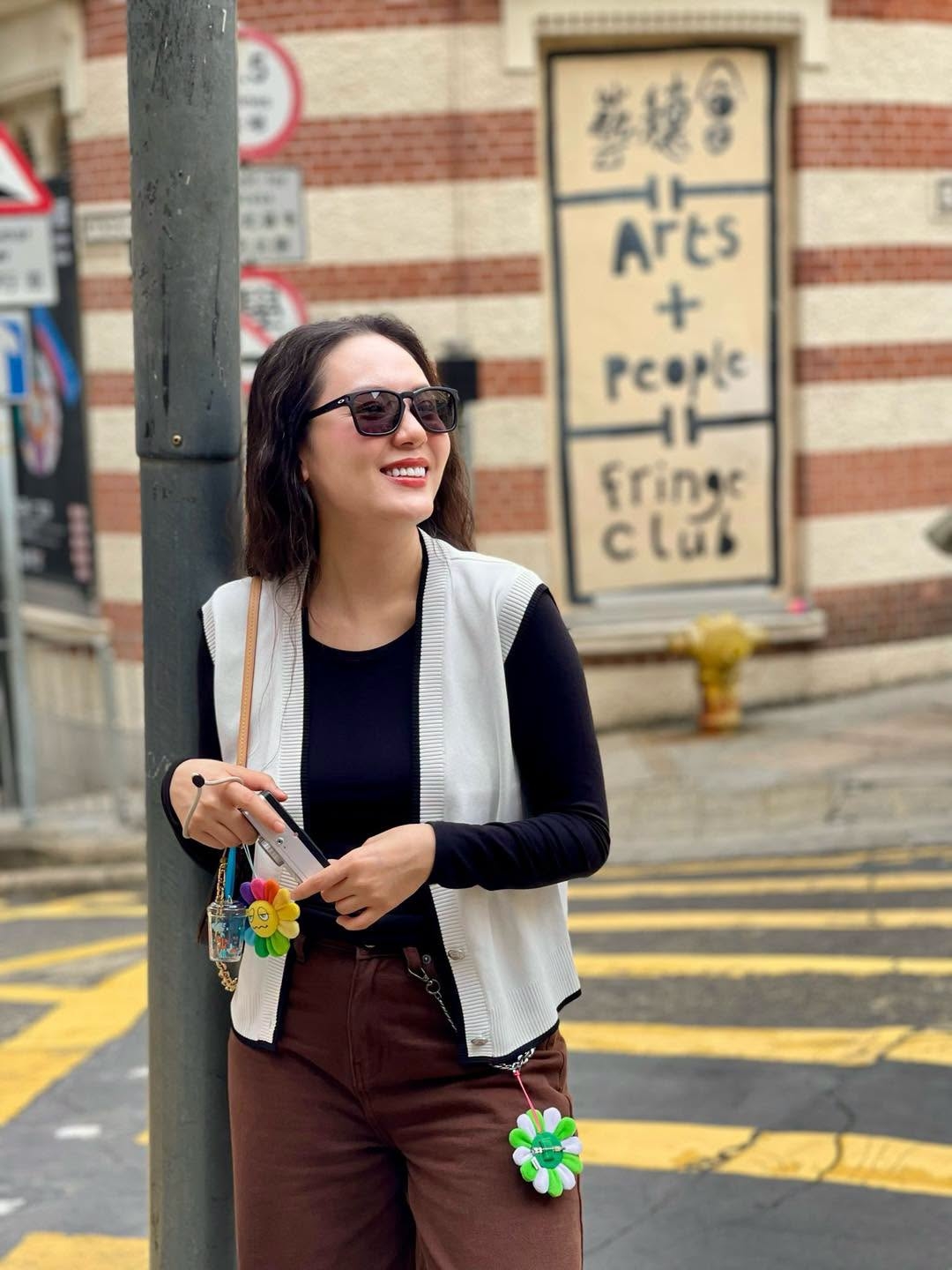 Phương Linh đưa khán giả “du lịch bằng vị giác” khi nhắc Hong Kong cùng những món đang thèm như trà tất vớ và đùi ngỗng quay.