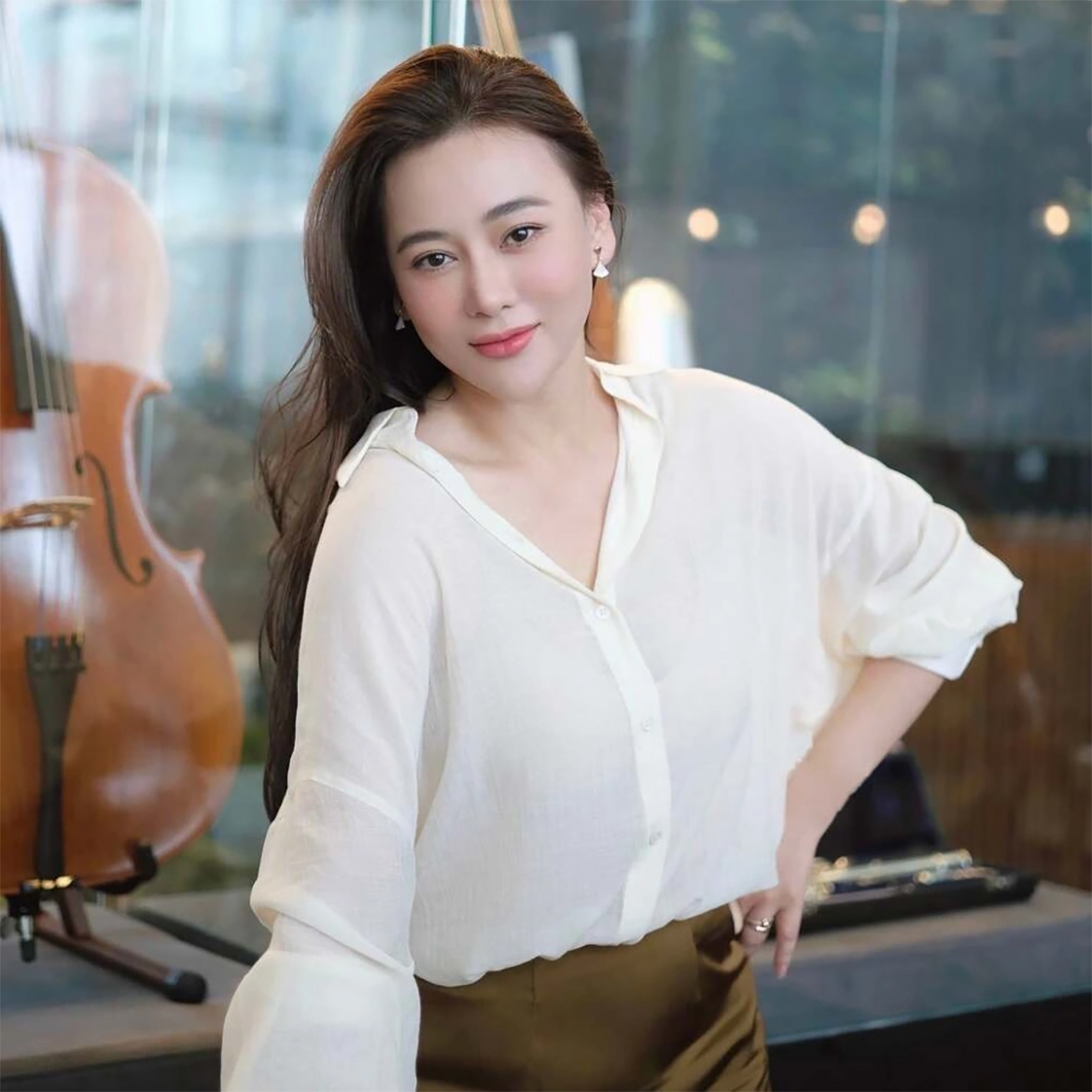 Phương Oanh thu hút hàng chục nghìn lượt thích khi đăng ảnh mới. Nhiều người khen nữ diễn viên “Gió ngang khoảng trời xanh” ngày càng xinh đẹp, mặn mà với phong cách trang điểm tôn nét tự nhiên.