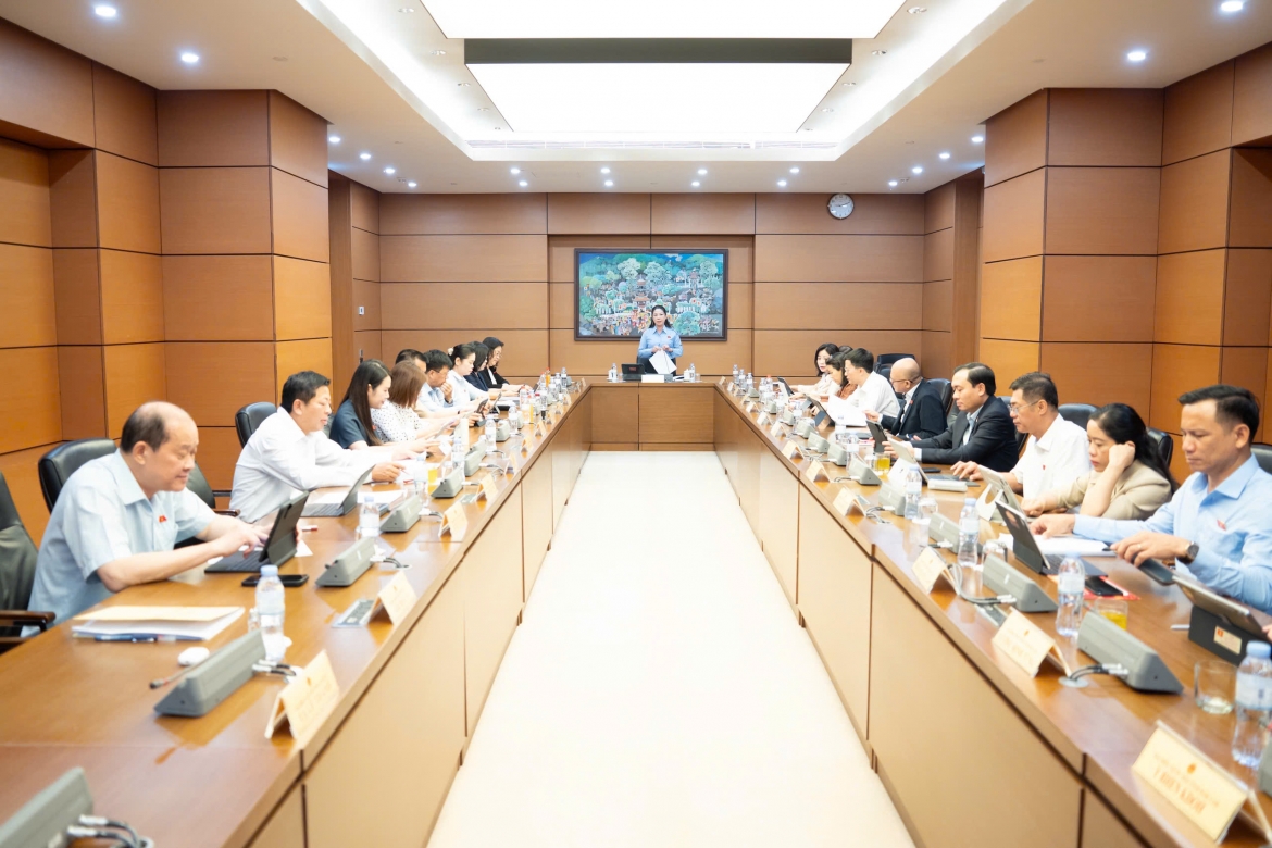 Các đại biểu Quốc hội của tỉnh Tuyên Quang, Cao Bằng, Đắk Lắk tập trung thảo luận về dự án Luật Ngân sách nhà nước (hợp nhất), 