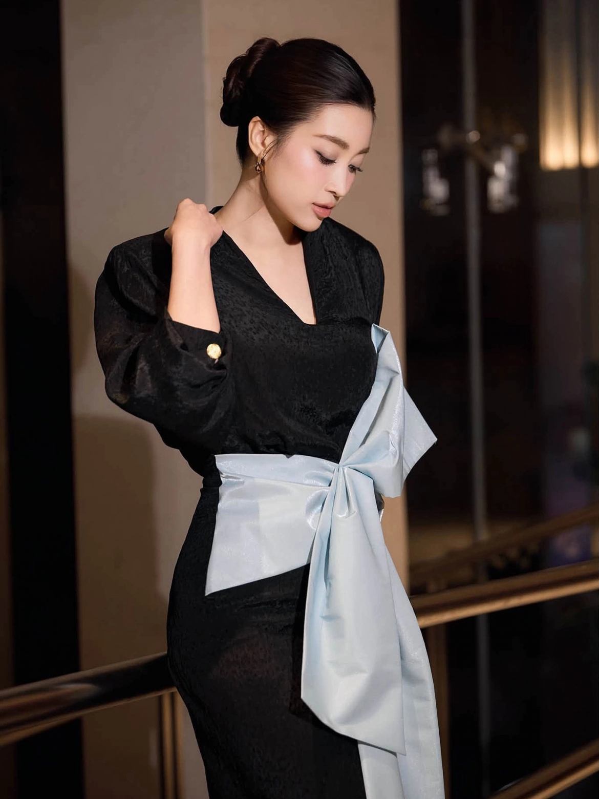 Hoa hậu Đỗ Mỹ Linh được nhiều khán giả nhận xét "phong thái chuẩn phu nhân hào môn".