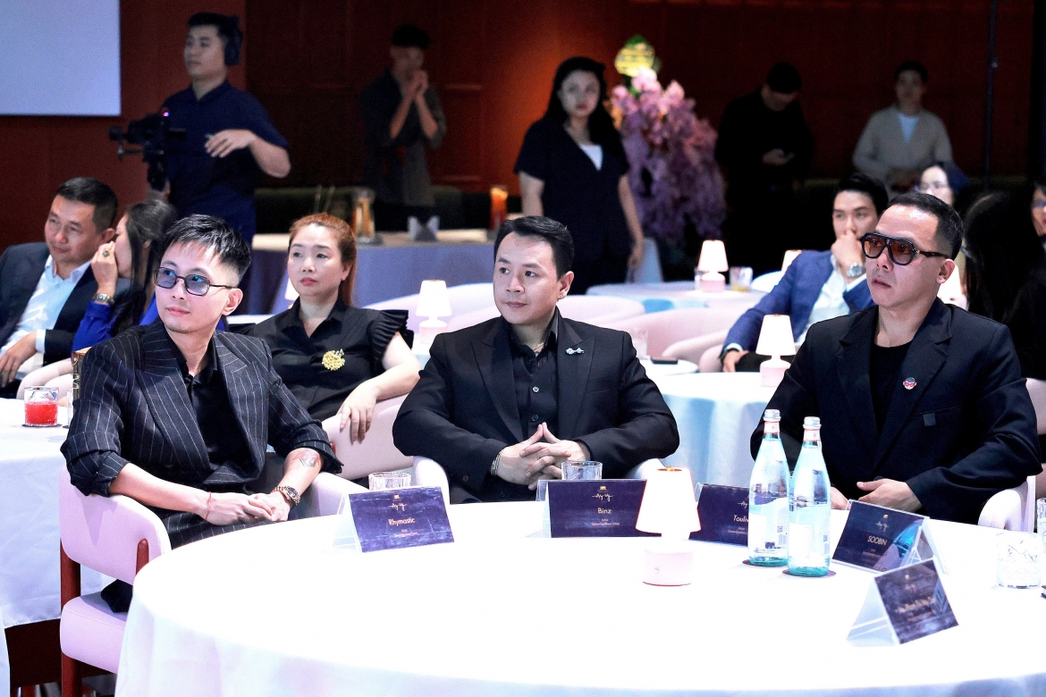 Rhymastic, Binz, Hoàng Touliver trong buổi gặp gỡ báo chí tại Nhà hát Hồ Gươm chiều 19/8