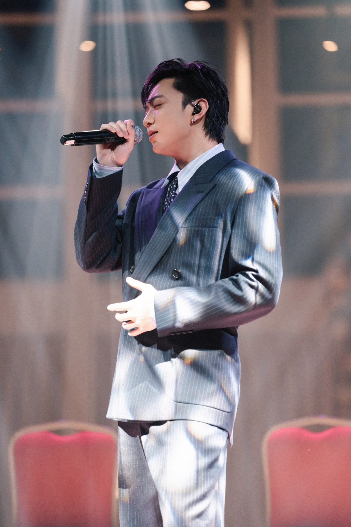 SOOBIN có màn kết hợp ngẫu hứng với nhà sản xuất DannyBoyStyles.