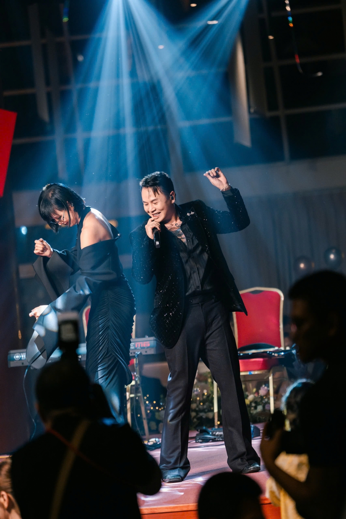 Binz mang Bigcityboi đến đêm giao lưu âm nhạc tại Hà Nội.