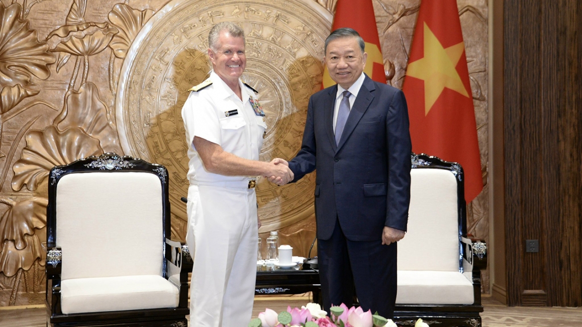 Tổng Bí thư, Chủ tịch nước Tô Lâm và Đô đốc Samuel Paparo, Tư lệnh Bộ tư lệnh Thái Bình Dương Hoa Kỳ