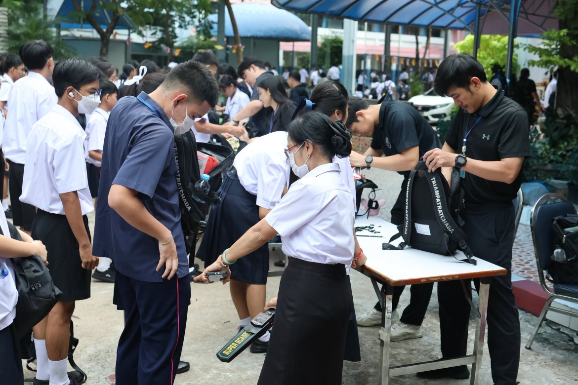 Ảnh minh họa: Facebook trường Triamudomsuksapattanakarn Ratchada ở Bangkok, Thái Lan.