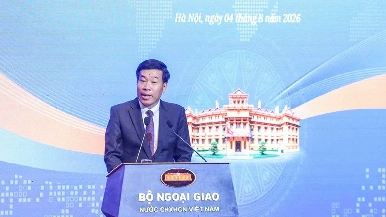 Ủy viên Trung ương Đảng, Phó Bí thư Thường trực Đảng ủy Bộ, Thứ trưởng Bộ Ngoại giao Nguyễn Mạnh Cường phát biểu dẫn đề tại phiên họp. (Ảnh: Anh Tuấn)