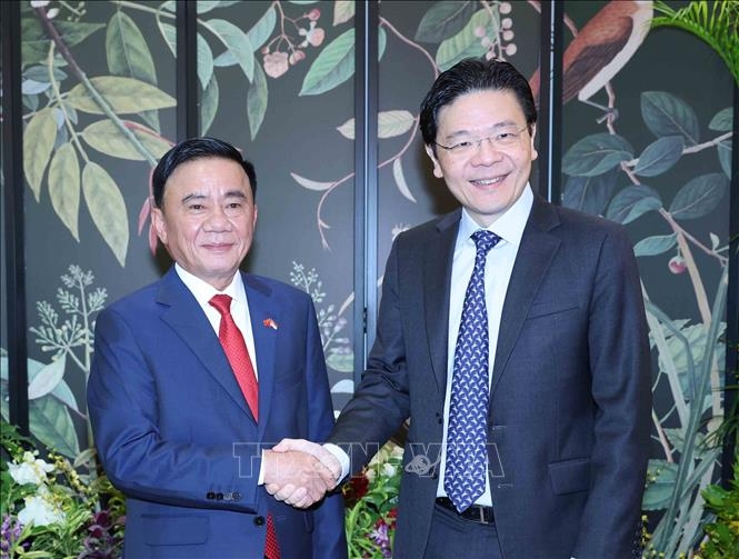 Thường trực Ban Bí thư Trần Cẩm Tú hội kiến Tổng Thư ký Đảng Hành động Nhân dân, Thủ tướng Singapore Lawrence Wong. Ảnh: TTXVN