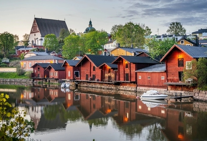 Mặt trời lúc nửa đêm ở Phần Lan (Ảnh: Visit Finland)