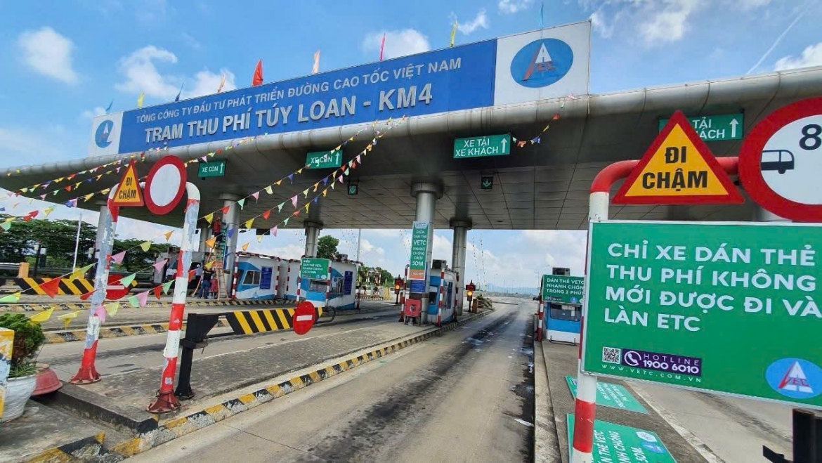 Người dân, chuyên gia cho rằng, VETC, ePass Không thể mặc nhiên coi "im lặng là đồng ý" để thu 6.600 đồng/tháng với tài khoản giao thông.