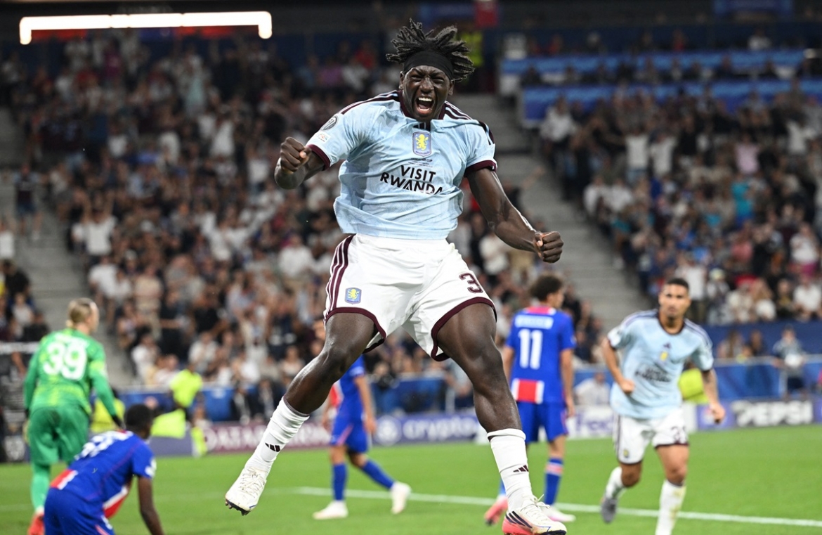 Cầu thủ 17 tuổi - Madjo ghi bàn gỡ hòa cho Aston Villa. (Ảnh: Reuters). 
