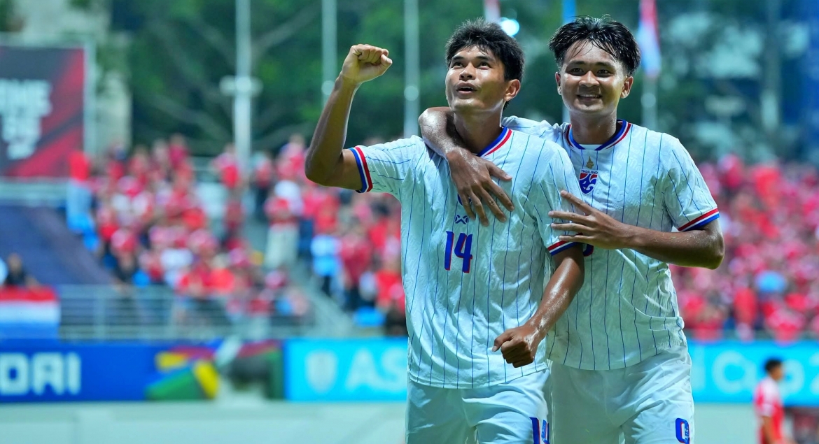 Thái Lan thị uy sức mạnh trước Singapore ở bán kết lượt đi ASEAN Cup 2026. (Ảnh: FAT)