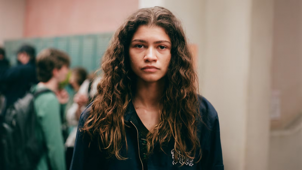 Zendaya thủ vai Rue trong Euphoria.