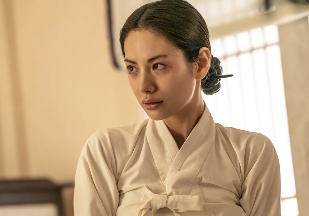 Nana lần đầu thử sức với phim cổ trang trong “The Scandal”.