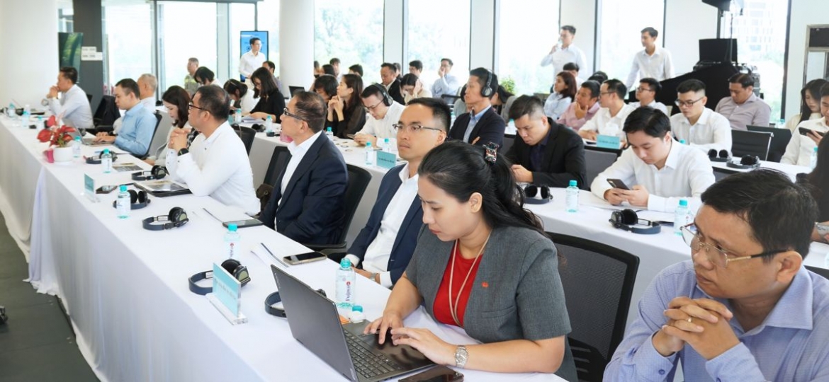 Đại biểu tham dự cuộc họp tham vấn ý kiến