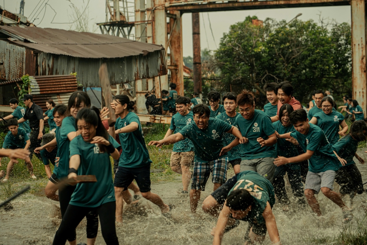 Bộ phim khai thác câu chuyện về những người rơi vào chiếc bẫy “việc nhẹ, lương cao”.