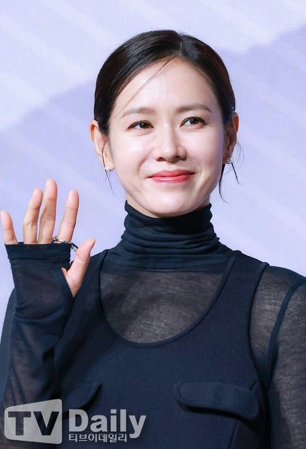 Son Ye Jin tái xuất dòng phim cổ trang sau khoảng 24 năm với The Scandal.