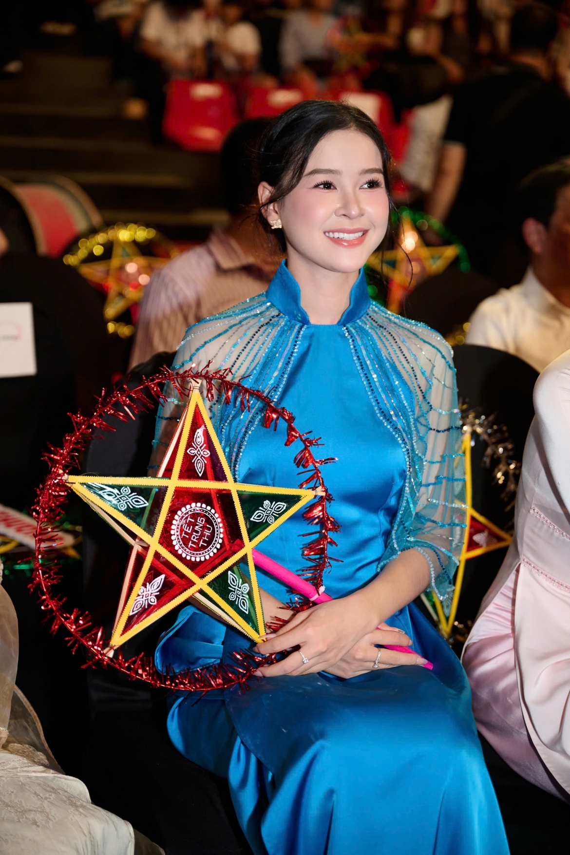 Các Hoa hậu, Á hậu cũng tham dự Gala kỷ niệm 18 năm chương trình “Trái tim cho em”.