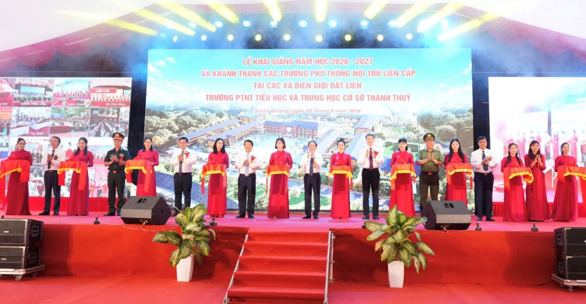 Ủy viên Bộ Chính trị, Bí thư Trung ương Đảng, Trưởng Ban Tuyên giáo Trung ương Trịnh Văn Quyết dự lễ khai giảng tại Trường Phổ thông nội trú liên cấp Tiểu học và THCS Thanh Thủy, tỉnh Tuyên Quang