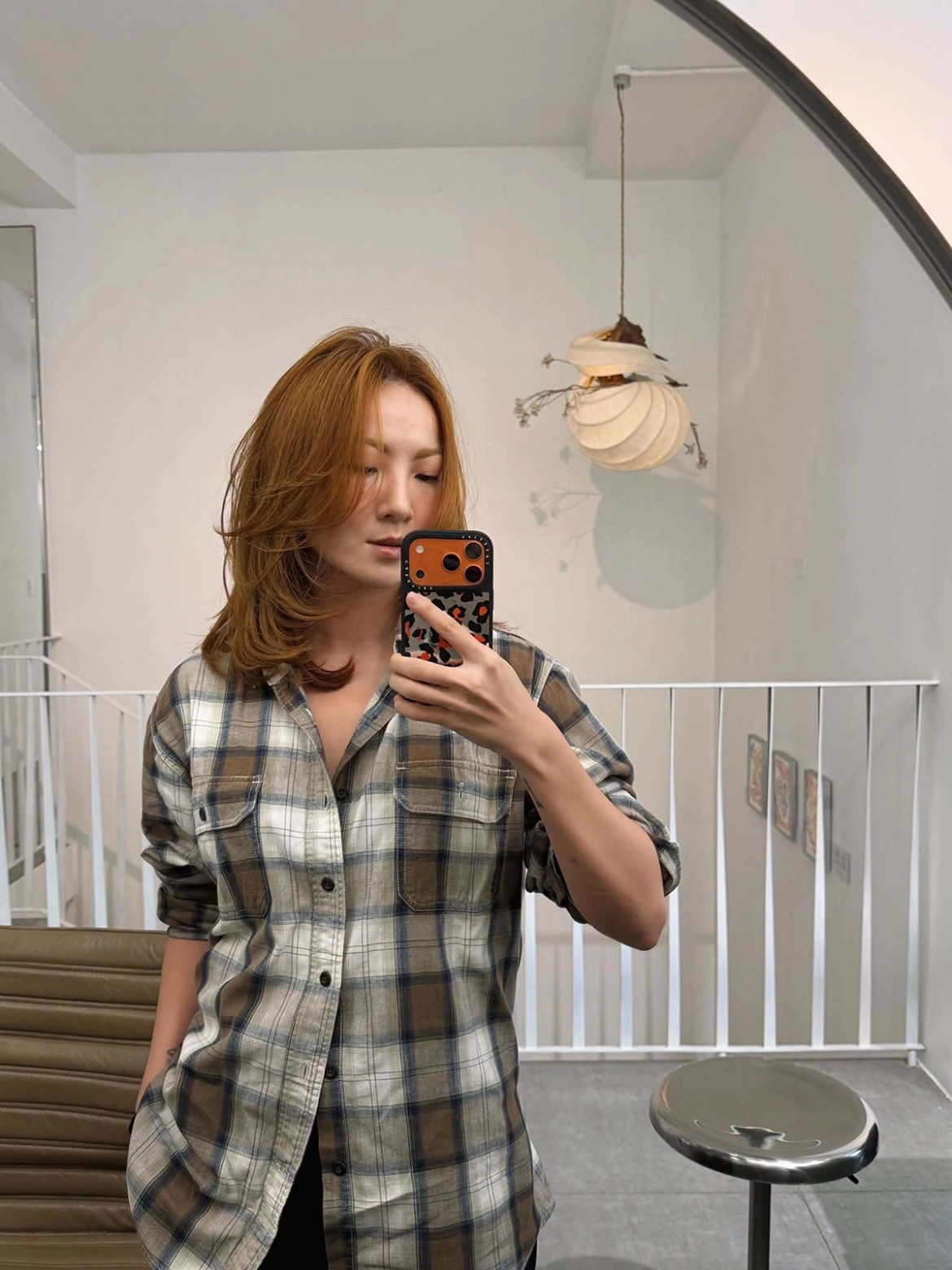 Ca sĩ Yến Nhi khoe kiểu tóc mới.