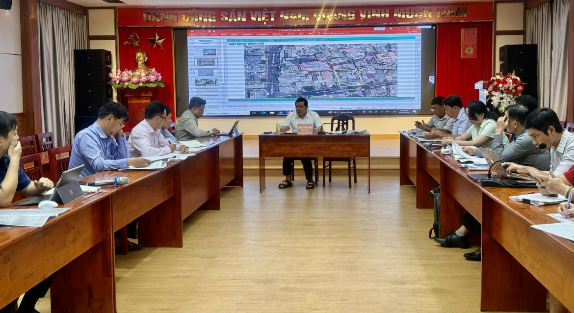 Giám đốc Sở Nông nghiệp và Môi trường TP.HCM Nguyễn Toàn Thắng chủ trì cuộc họp cùng Tổ công tác 1645. Ảnh: Nguyễn Châu