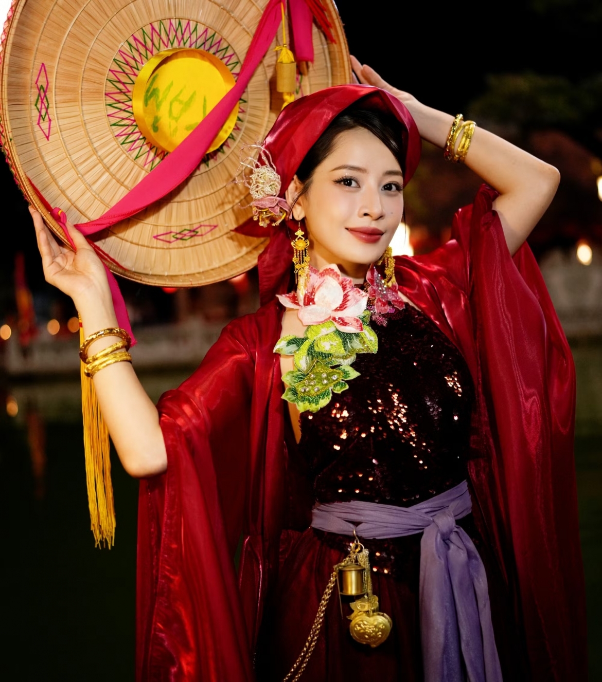 Chi Pu trở lại màn ảnh sau 7 năm với "Chị chị em em 3". Chi Pu thể hiện vai Thị Nương, một trong những nữ chính bên cạnh Thị Mầu của Hoa hậu Kỳ Duyên.