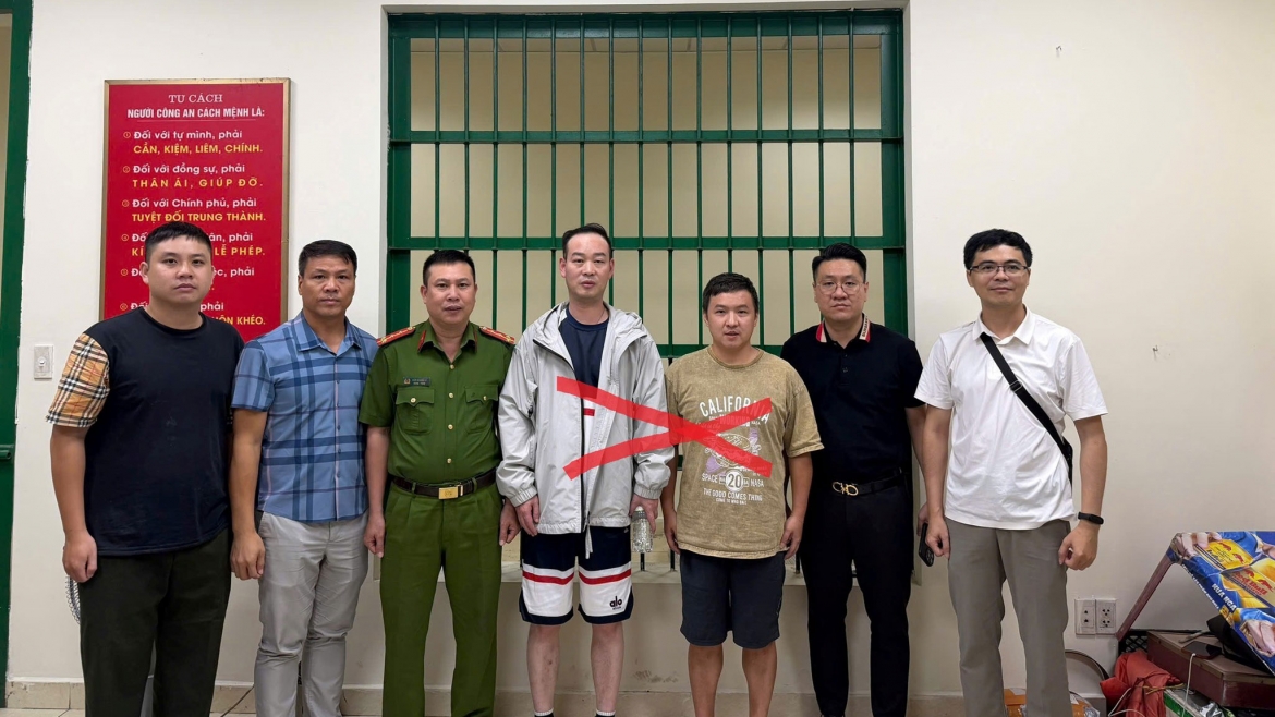 Phòng quản lý xuất cảnh bàn 02 đối tượng cho các đơn vị nghiệp vụ của Cục Cảnh sát hình sự, Bộ Công an