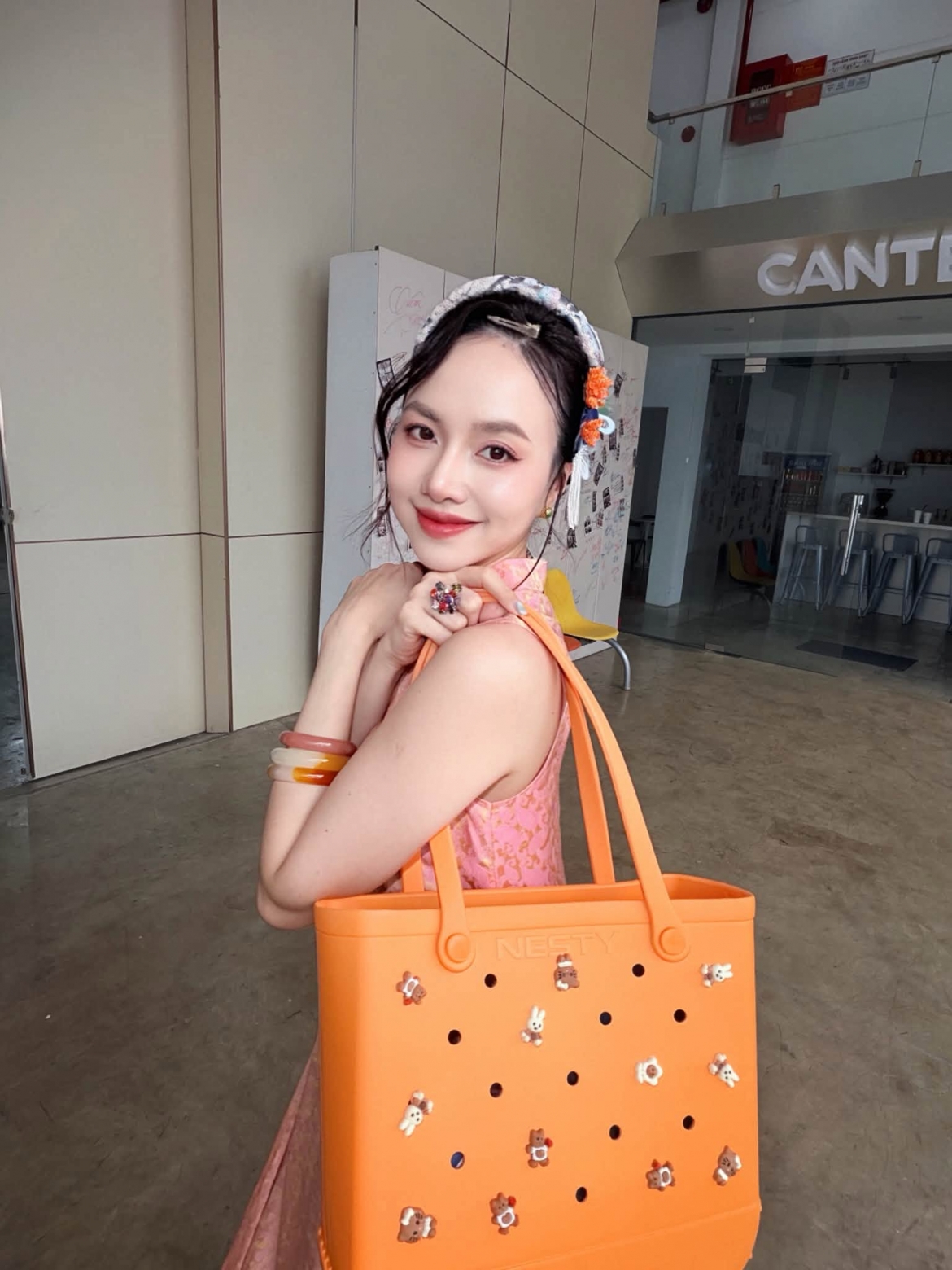 Đinh Ngọc Diệp gửi gắm lời nhắn nhẹ nhàng: Mệt thì nghỉ, buồn thì cứ buồn, hết pin thì sạc rồi lại tiếp tục.