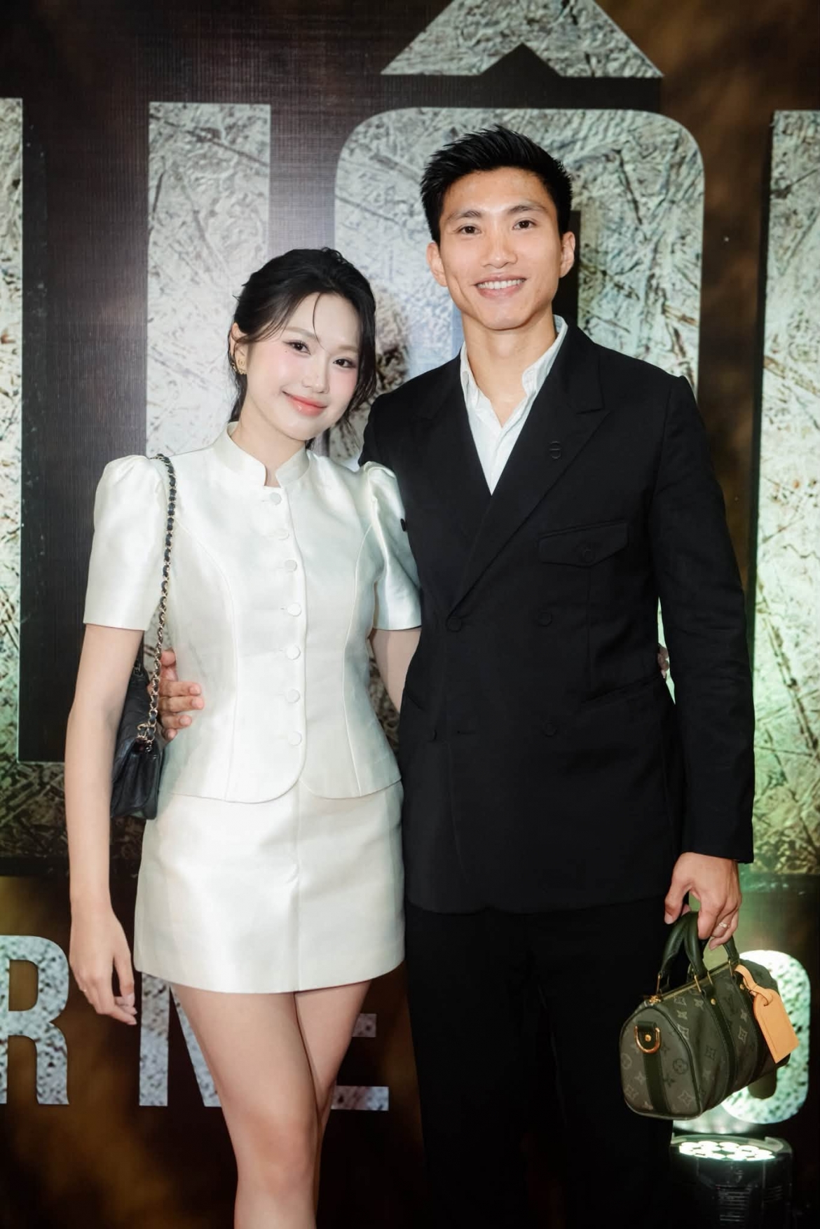 Doãn Hải My và Đoàn Văn Hậu cùng xuất hiện trong khoảnh khắc đời thường ngọt ngào. Cặp đôi khiến người hâm mộ thích thú bởi hình ảnh giản dị nhưng vẫn đầy tình cảm.