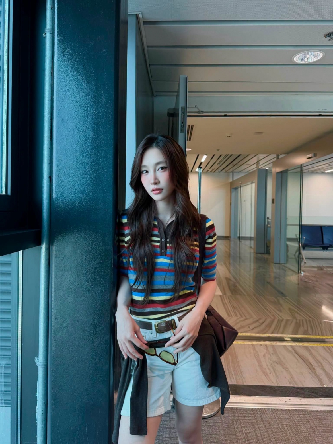 Juky San khoe nhan sắc trong trẻo trước chuyến đi Hà Nội.
