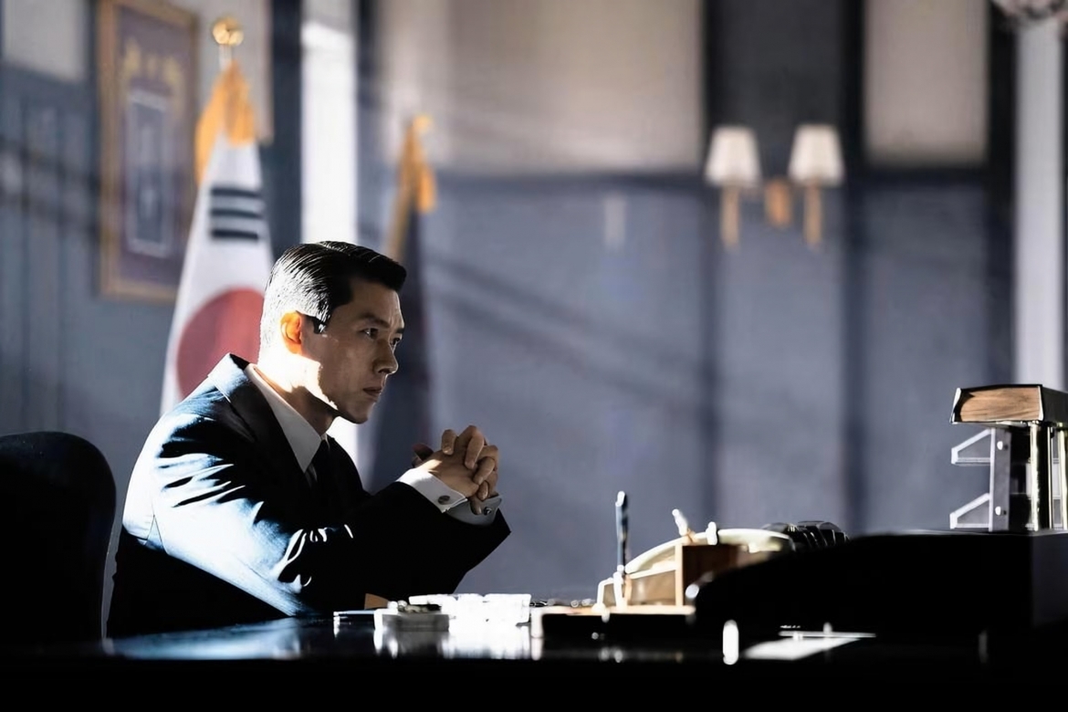Hyun Bin trong một cảnh phim “Made in Korea” mùa 2. (Ảnh: Walt Disney)