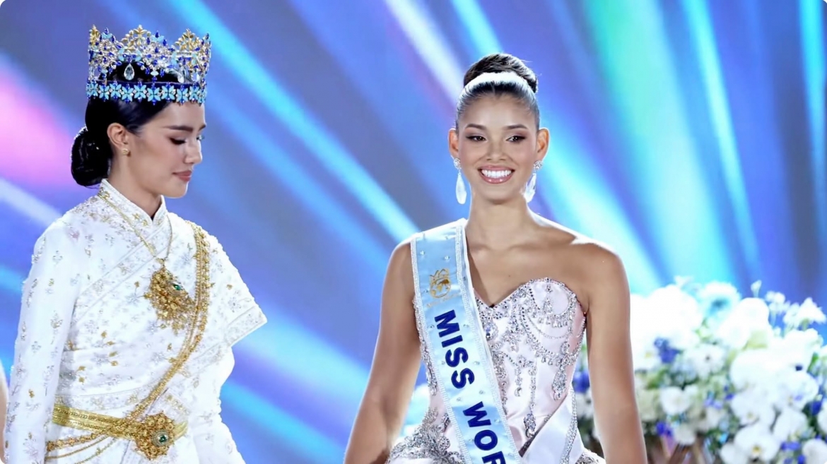 Joheirry Mola Dominguez trở thành người kế nhiệm Hoa hậu Opal Suchata Chuangsri.
