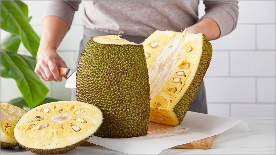 Nhựa mít dính vào tay rất khó rửa sạch bằng nước thông thường