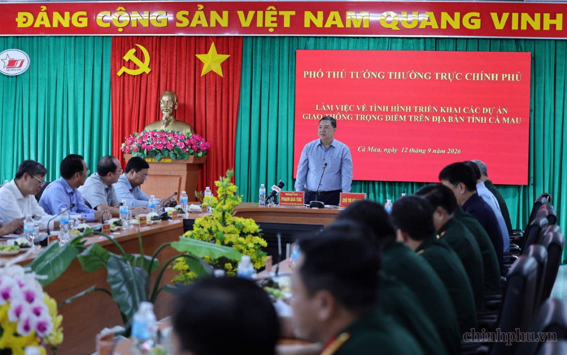 Phó Thủ tướng Thường trực Phạm Gia Túc chủ trì cuộc làm việc về tình hình triển khai các dự án giao thông trọng điểm tại Đồng bằng sông Cửu Long. Ảnh: chinhphu.vn