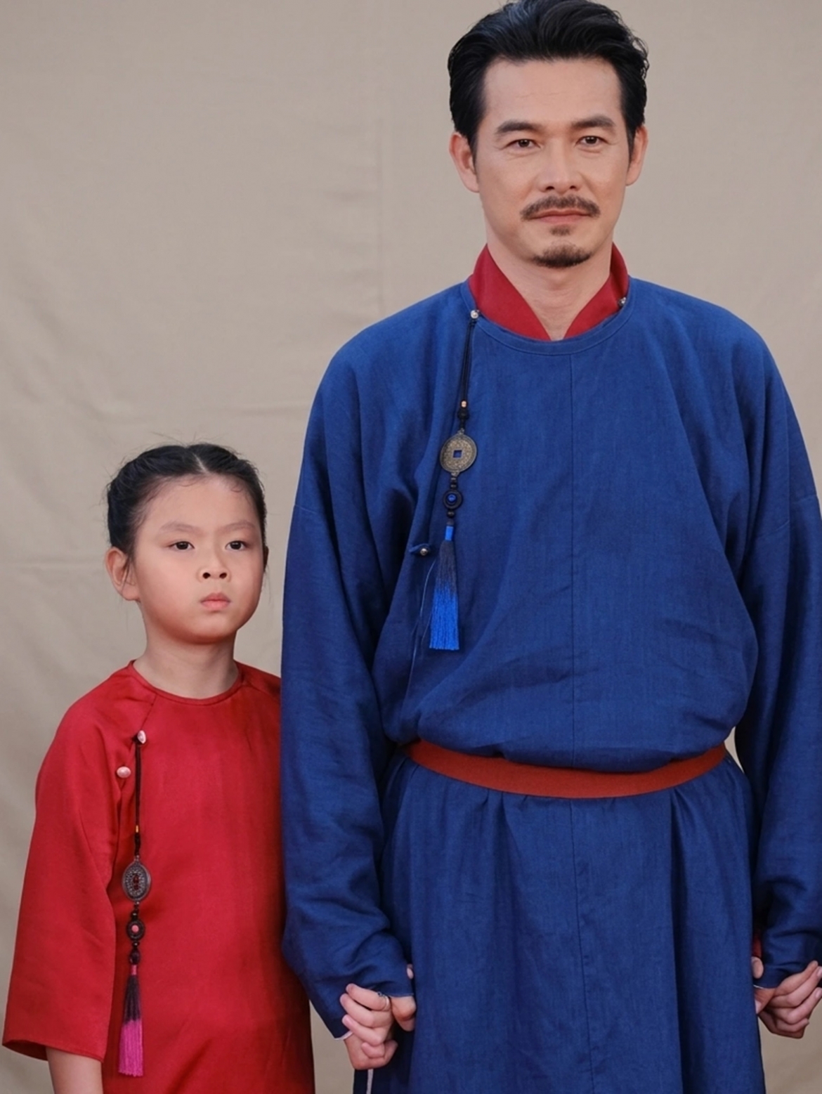 <a href="https://vov.vn/giai-tri/sao-viet-24-9-khanh-my-tro-lai-trong-du-an-phim-trai-buon-nguoi-post1335658.vov" target="_blank">Sao Việt 24-9</a>: Tài tử Quách Ngọc Ngoan nói những lúc ở một mình rất trống vắng, nhưng nghĩ đến các con Cà Pháo và Sumi, anh thêm động lực vượt qua giai đoạn khó khăn.