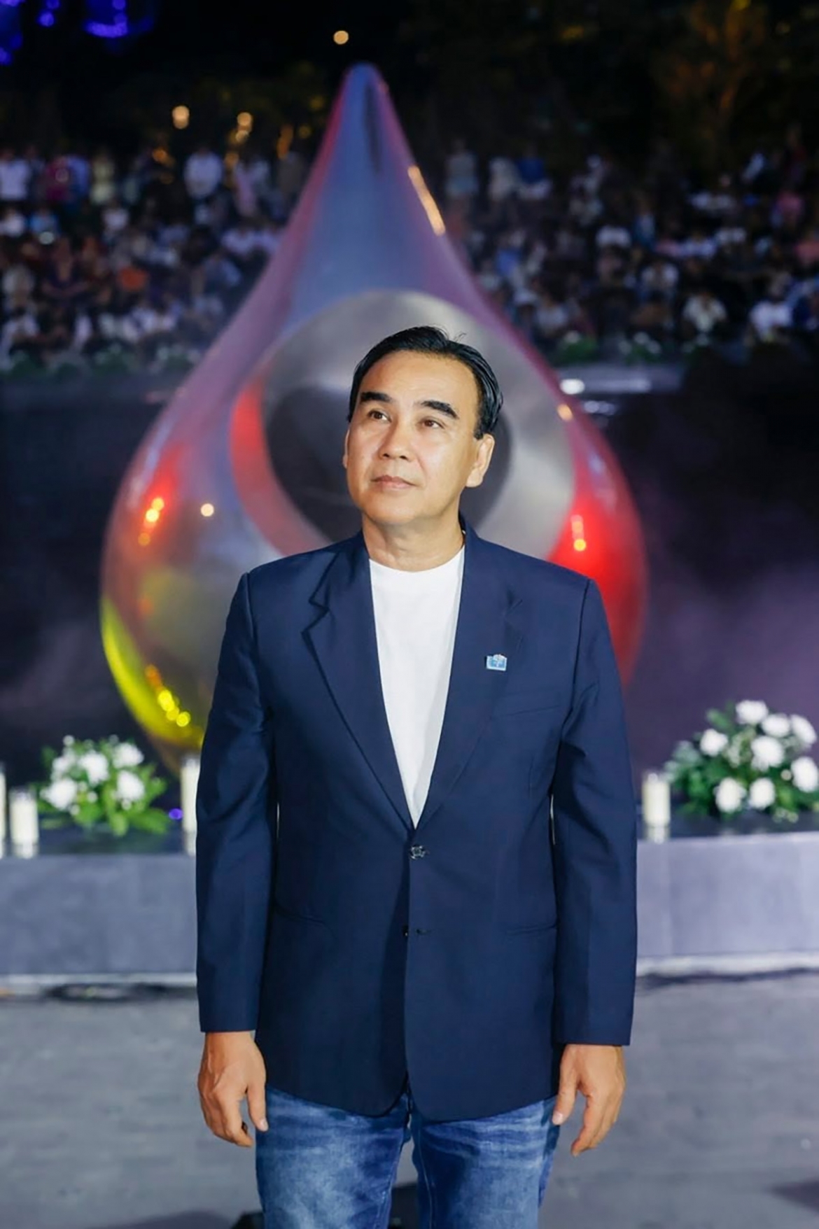 MC Quyền Linh lên tiếng kêu oan trước loạt hình ảnh của mình bị sử dụng trái phép để quảng cáo, kinh doanh đèn năng lượng mặt trời trên mạng xã hội, và mong muốn cơ quan chức năng sớm vào cuộc xử lý.