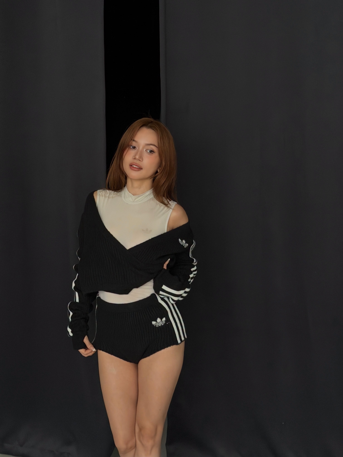 Sĩ Thanh khoe vẻ ngoài xinh đẹp cùng phong cách thời trang cá tính trong loạt ảnh mới.