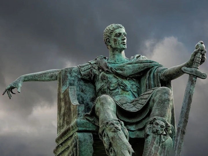 Constantine Đại đế là nhà chính trị luật hóa quy định 1 tuần có 7 ngày. (Ảnh: iStock)
