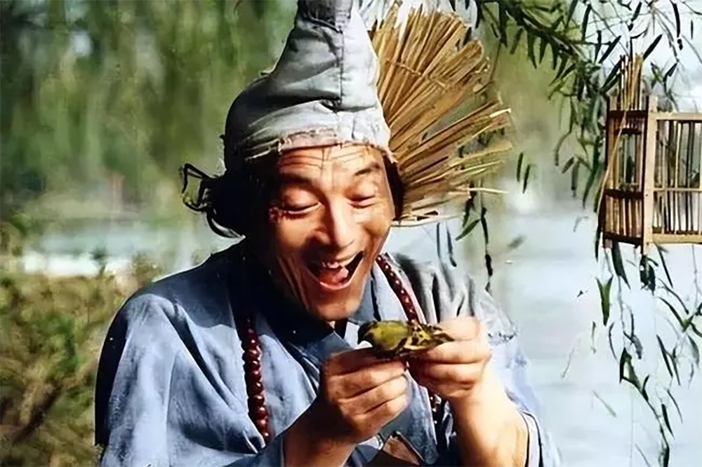 Ở tuổi 52, Du Bổn Xương tạo nên một tượng đài điện ảnh Hoa ngữ với vai diễn Tế Công. (Ảnh: Weibo)