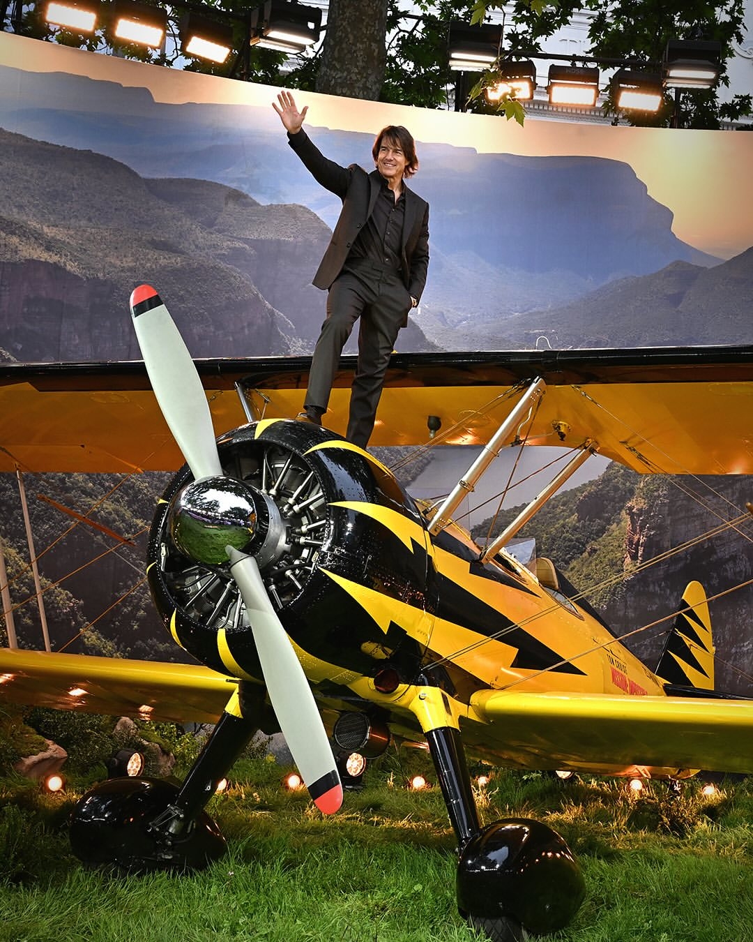 Từ một ngôi sao trẻ, Tom Cruise vươn lên trở thành một trong những gương mặt biểu tượng của điện ảnh Hollywood. (Ảnh: Instagram)