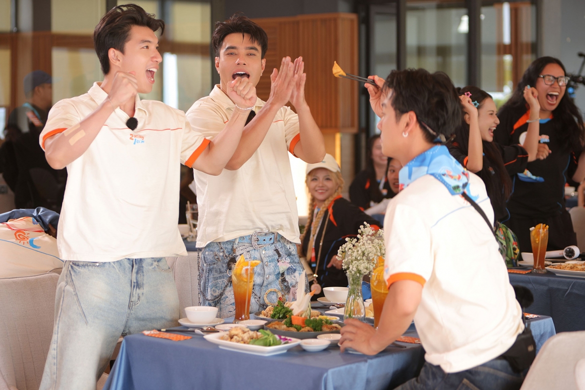 HIEUTHUHAI, Song Luân và Lê Dương Bảo Lâm cùng đội “Con Chim” trong chặng 2.