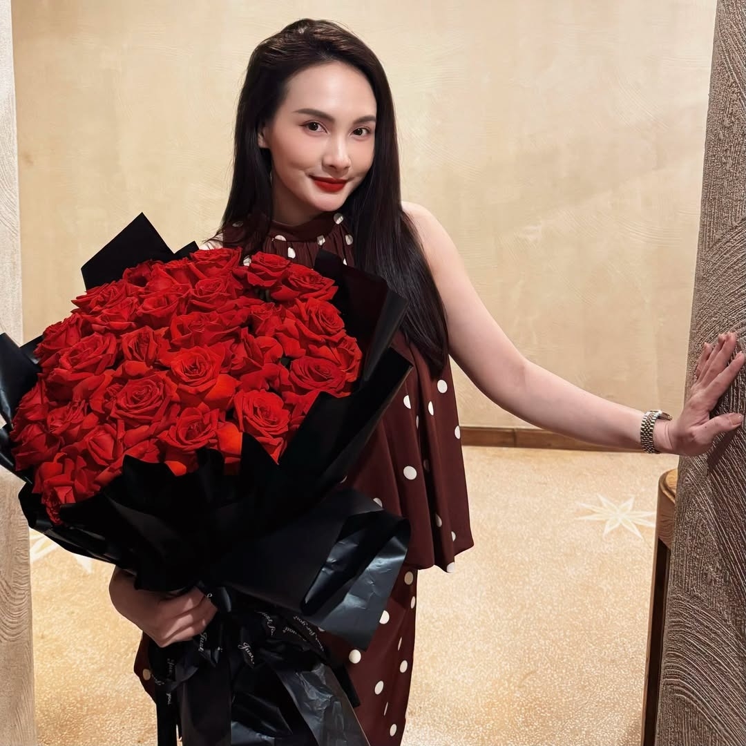 Diễn viên Bảo Thanh đang tận hưởng tháng sinh nhật. Nữ nghệ sĩ sinh năm 1990 chia sẻ trên trang cá nhân: "Tháng của em, hãy cứ làm những điều em thích, làm những điều khiến em cảm thấy hạnh phúc!"