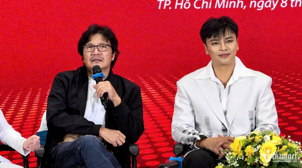 Tại chương trình giao lưu nghệ thuật hướng tới Giải Mai Vàng 2026, NSƯT Công Ninh chia sẻ từng nhận thù lao một ổ bánh mì. Võ Minh Lâm rơi nước mắt khi cha khuyên ngưng hát.