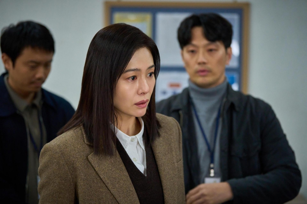 Kim Hyun-joo trong một cảnh phim “Paradise Lost”. (Ảnh: CJ ENM)